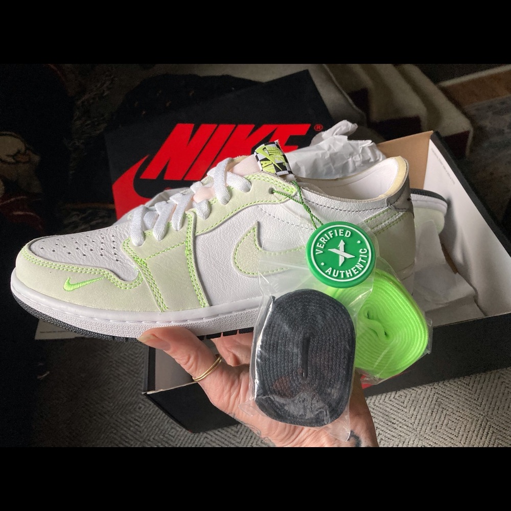 Jordan 1 Retro Low White Ghost